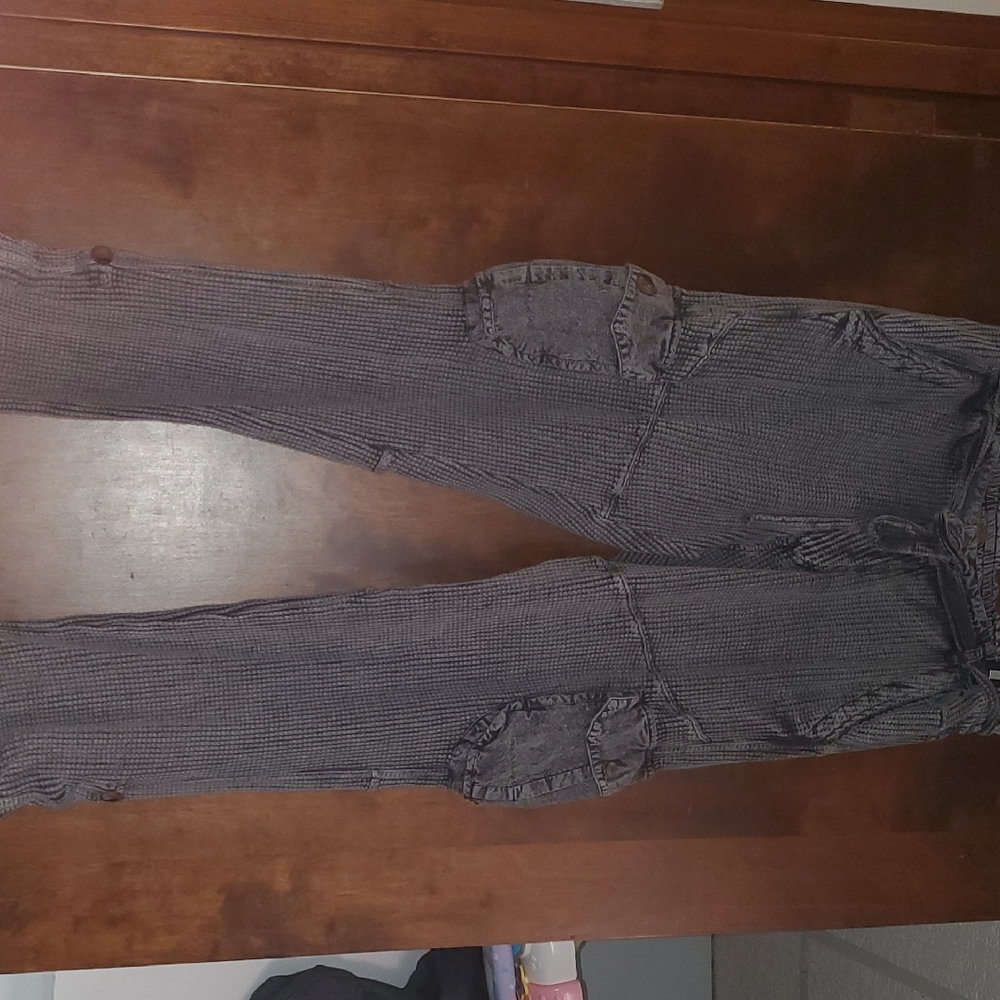 Free People Gray Ankle Cropped Jeans with Distressed Details